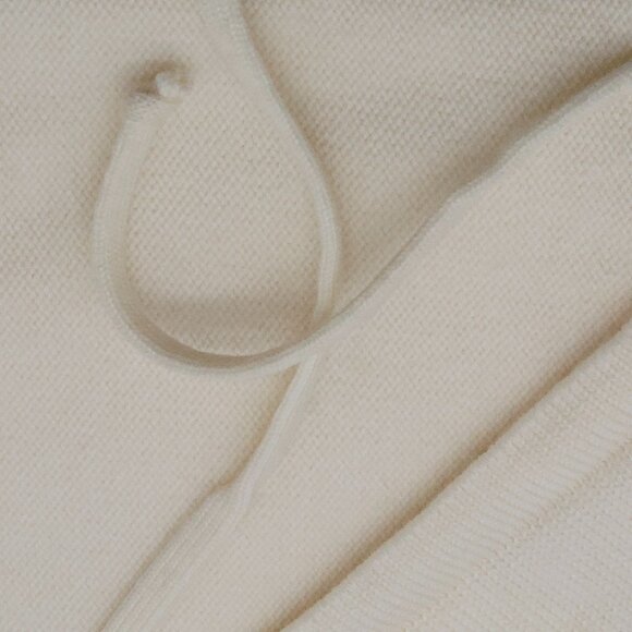 Ovale Wool Hooded Blanket - Picture 3 of 3